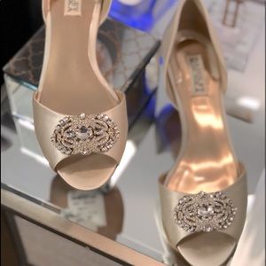Badgley Mischka ivory satin wedding shoe